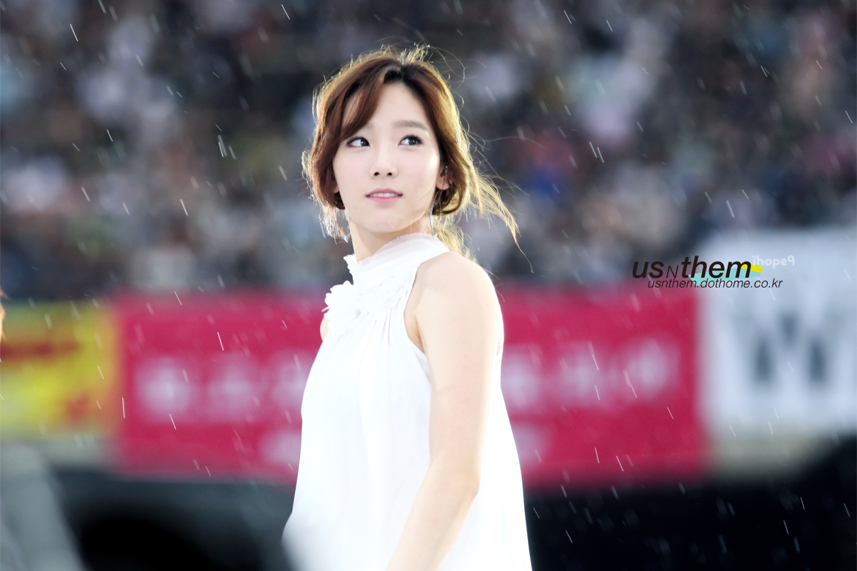 [PIC][18-08-2012]Hình ảnh mới nhất từ "SMTOWN in Seoul" của SNSD  - Page 11 193BA33D502FCF980909C5