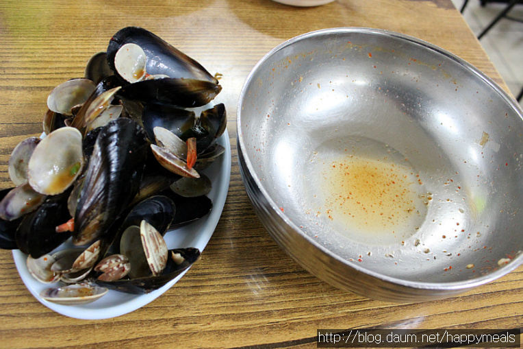 얼큰수제비해물칼국수 이미지