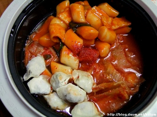 차린거 없이~. 칭찬받는 메뉴- 떡볶이 김치찌개