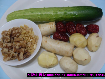 애벌레의 꿈을 닮은인삼채 오이말이