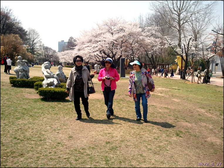 어린이 대공원 성가대 집사님들과/2012. 4. 17