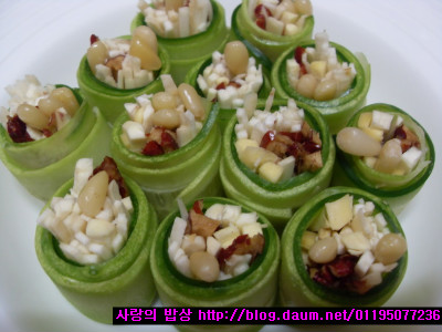 애벌레의 꿈을 닮은인삼채 오이말이