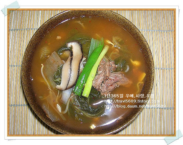 추운 겨울에는 얼큰하고 시원한 장터국밥