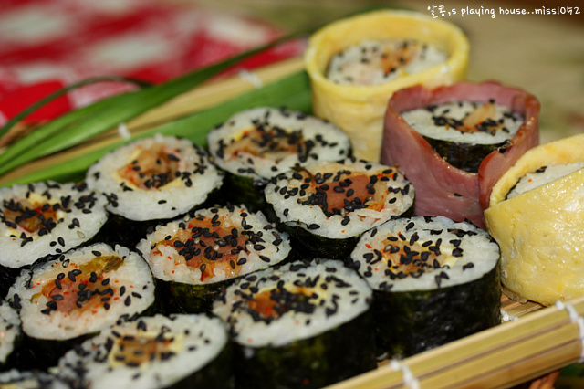 만인에게 사랑받는 김치김밥,, 손 쉬워서 더욱 좋다지요^^