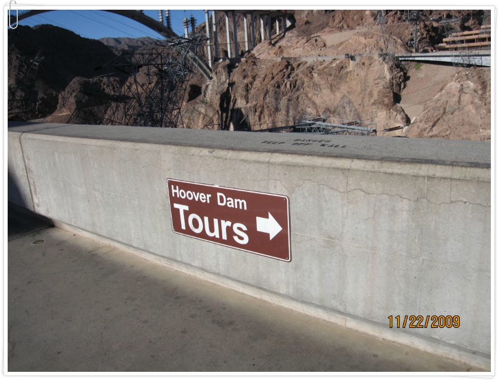 바이패스가 완공된 후버 댐(Hoover Dam)과 레이크 미드(Lake Mead)