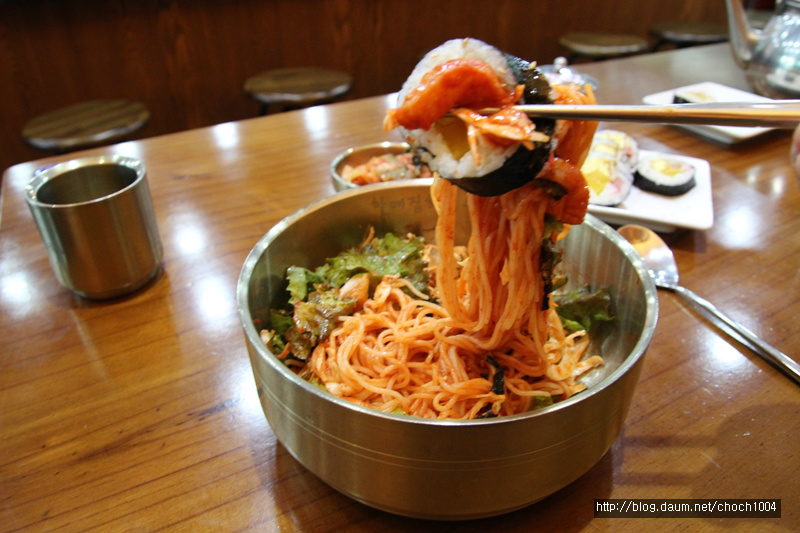 부산의 맛 회비빔국수... 부산에 가면 꼭 먹어봐야