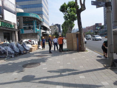 [한국시민뉴스] 서초구, 공공도로상 불법 노상 적치물 정비