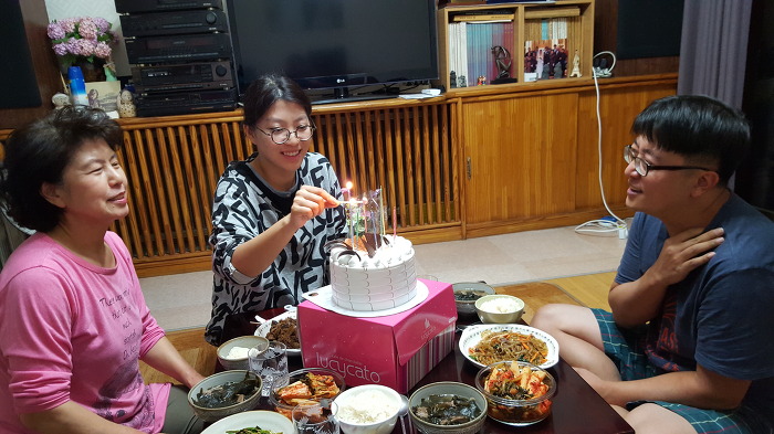 며느리 한유미 생일날은...