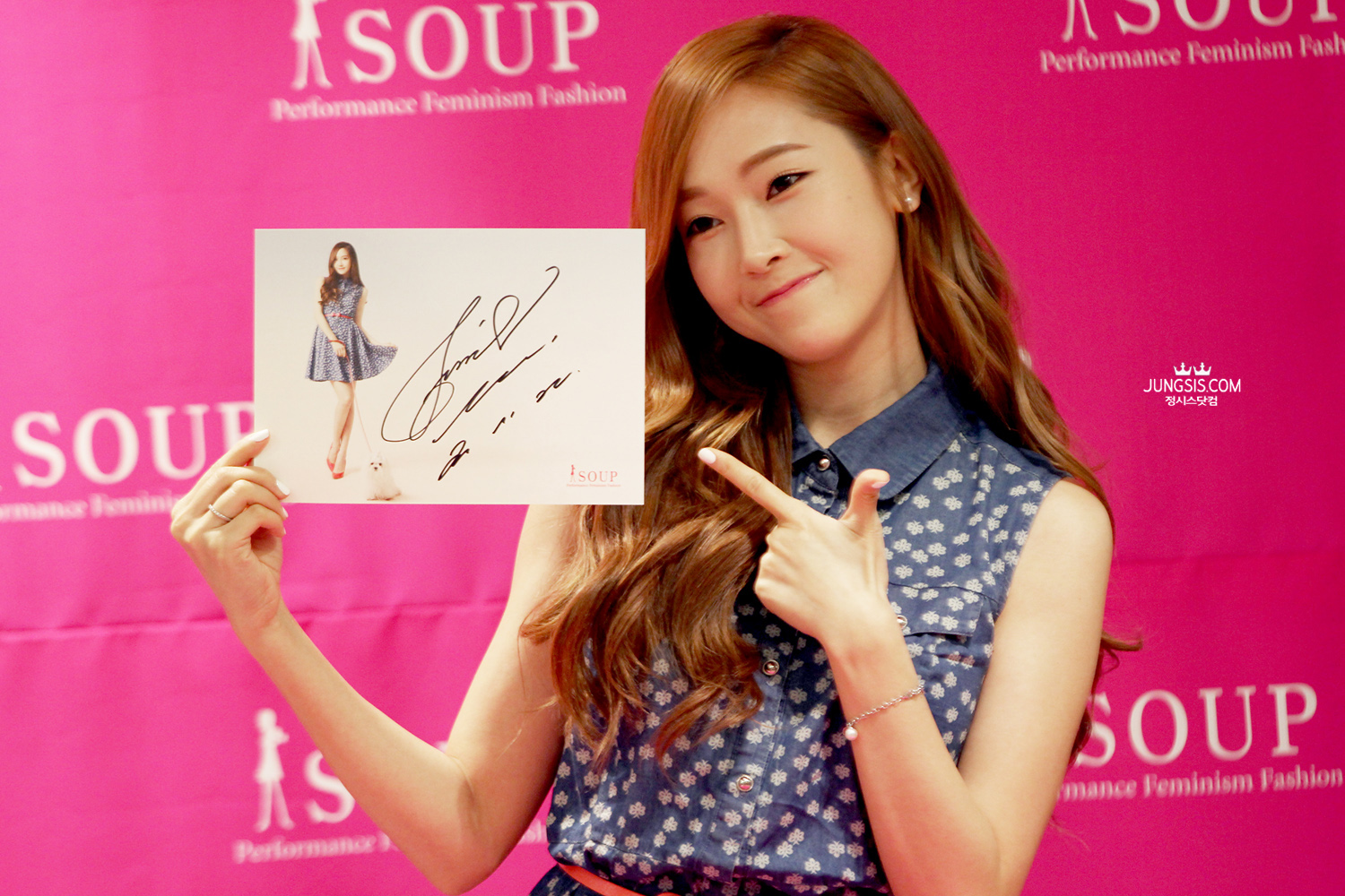 [PIC][04-04-2014]Jessica tham dự buổi fansign cho thương hiệu "SOUP" vào trưa nay - Page 3 271A8B4153A449A624F4C9