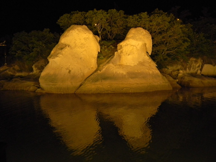 목포8경의 하나인 입암반조의 현장, 갓바위의 야경