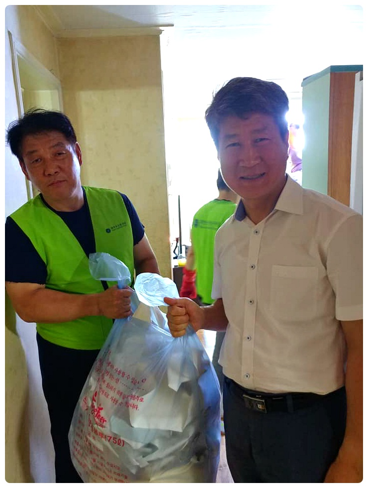 더블클릭을 하시면 이미지를 수정할 수 있습니다