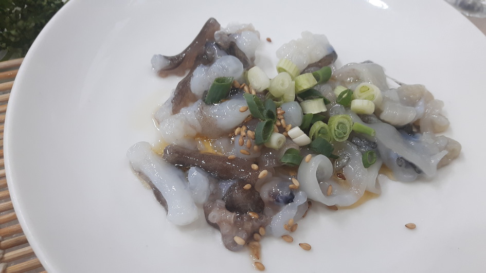  ( 2019 - 제 24호 )  부산 동래구 맛집 [ 일만오천횟집의 돌솥밥 상차림과 봄도다리회 ]