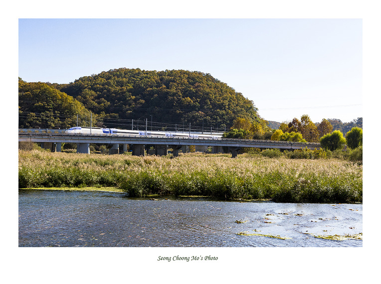가을을 달리는 KTX