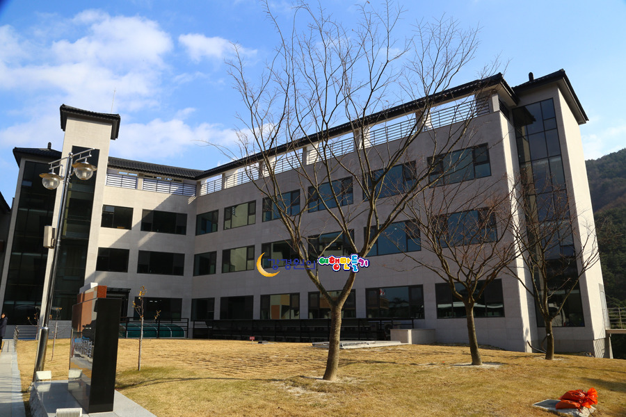 산청한방테마파크 동의보감촌 경남 산청특산물 기바위빵 농특산물판매장 산청한방가족호텔 기념품 웰니스관광 