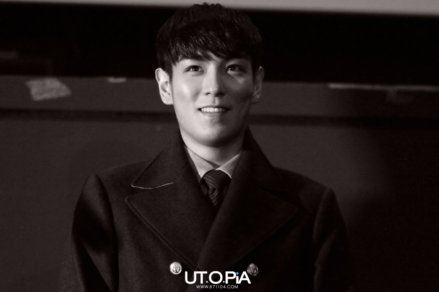 [5/11/13][Pho] TOP @  Lotte quảng bá phim 'The Commitment' (4/11/13) 2236413F5277F60724DF18