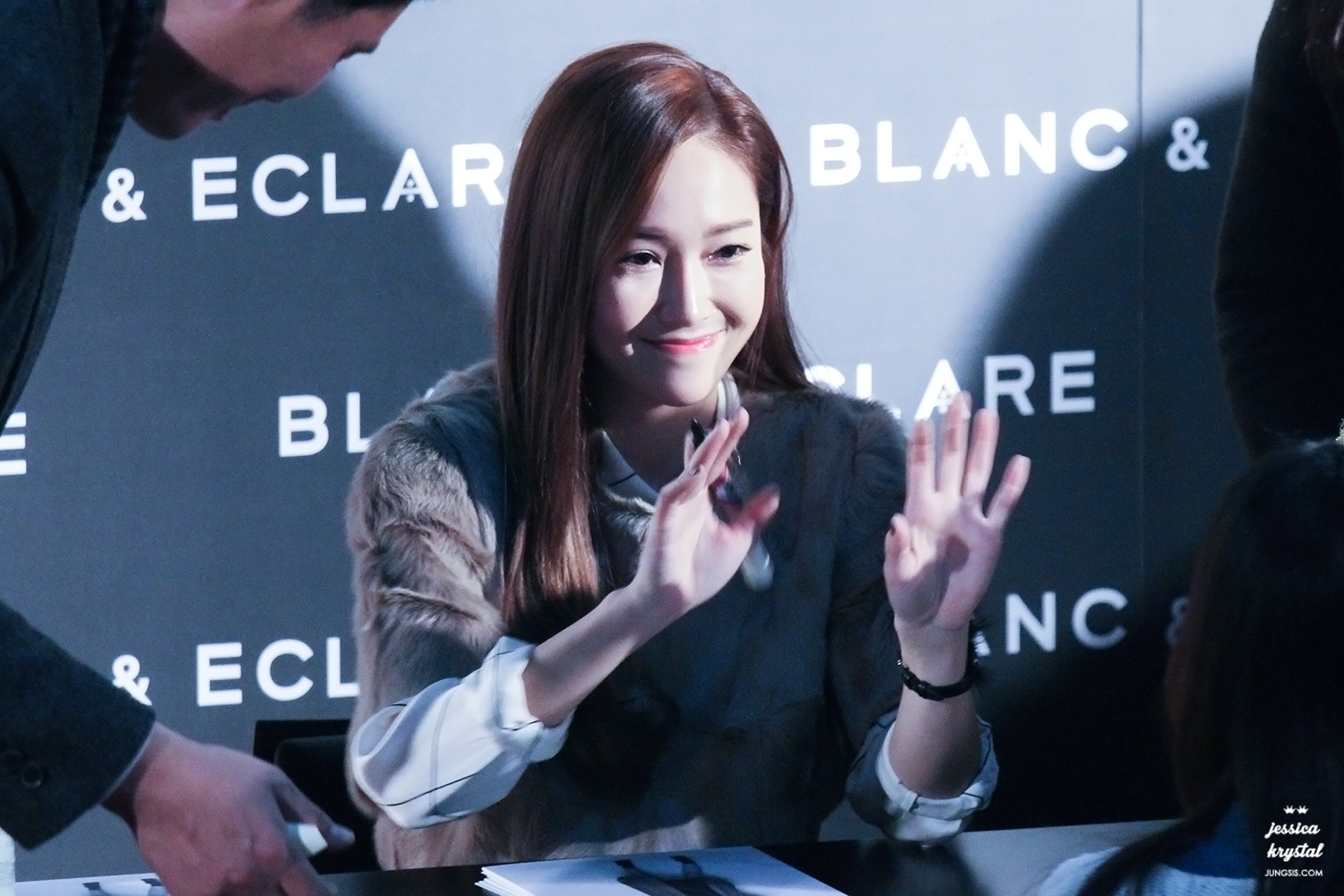 [PIC][22-12-2014]Jessica tham dự buổi fansign cho "BLANC&ECLARE" chi nhánh Seoul, Hàn Quốc vào chiều nay - Page 2 245A8443564B41133A7CAF